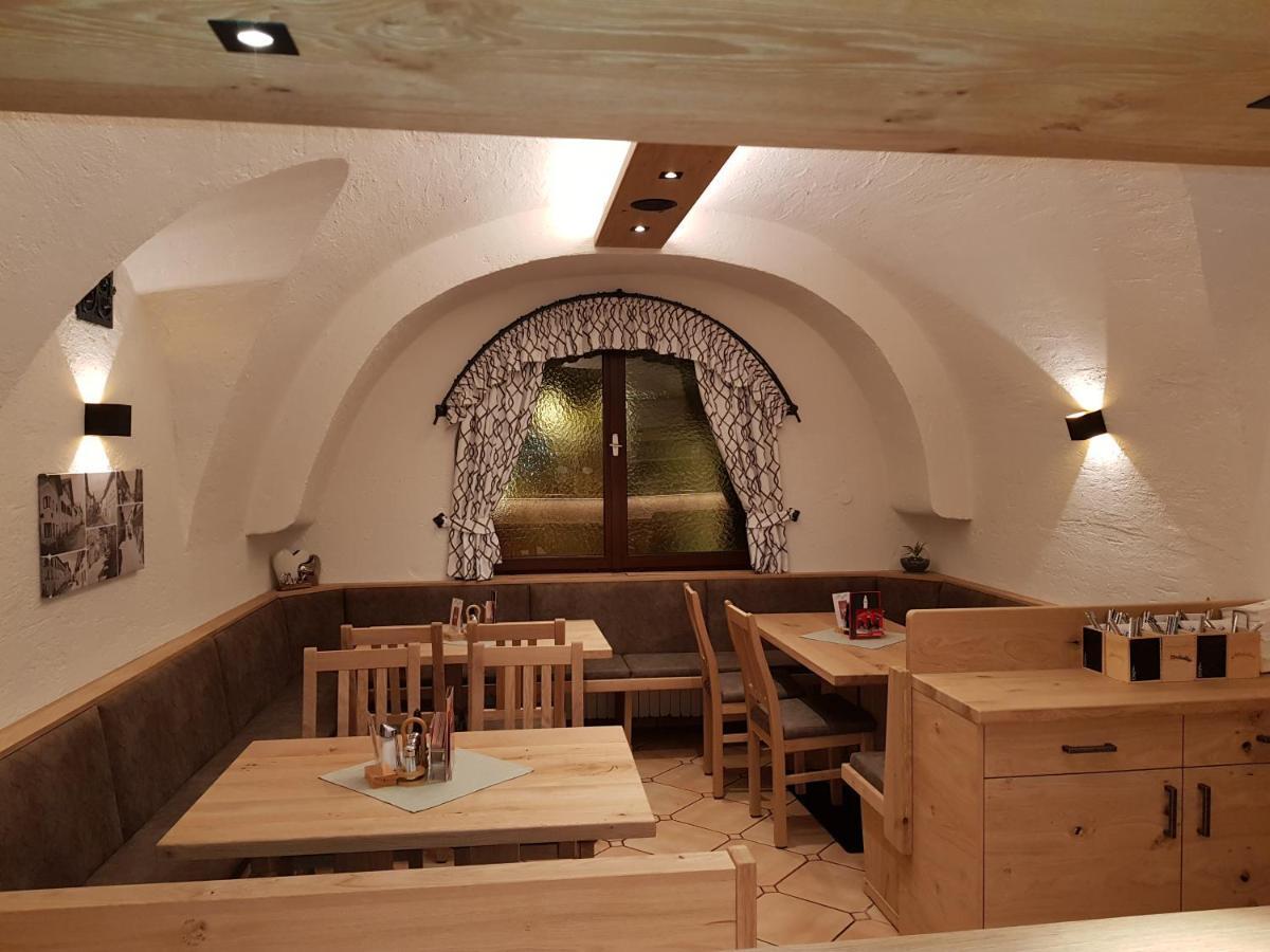 Gasthof - Restaurant Loecker Радштадт Екстер'єр фото