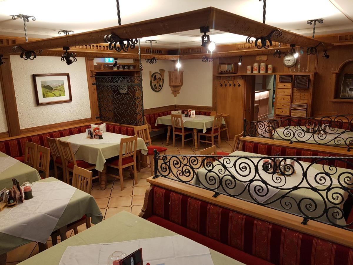 Gasthof - Restaurant Loecker Радштадт Екстер'єр фото